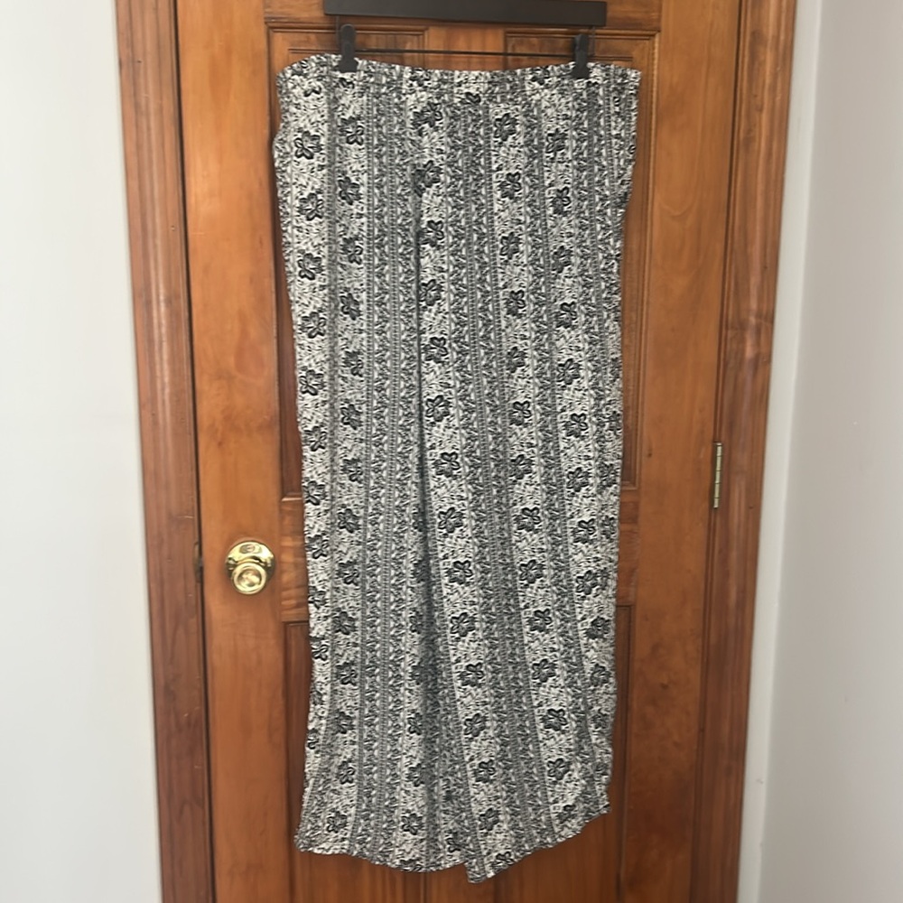 Westport Patterned Wide Leg Pants Size 1X - Picture 6 of 6